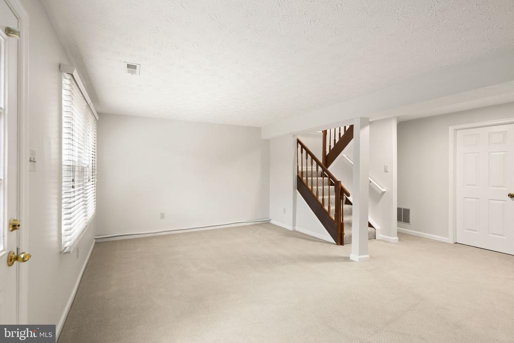 1548 POPLAR GROVE DRIVE