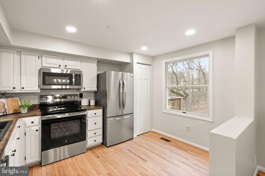 1548 POPLAR GROVE DRIVE