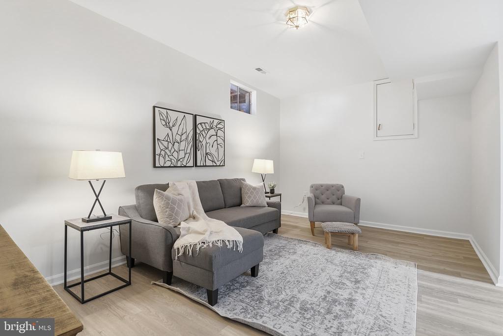 13566 COBRA DRIVE