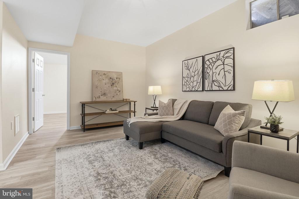 13566 COBRA DRIVE