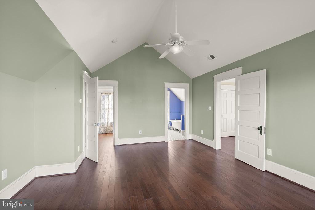 820 LOCUST STREET