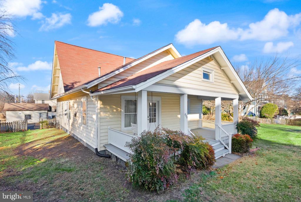 820 LOCUST STREET