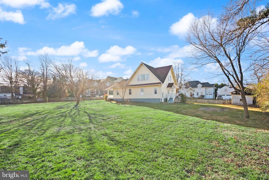 820 LOCUST STREET