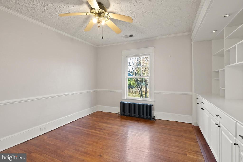 820 LOCUST STREET