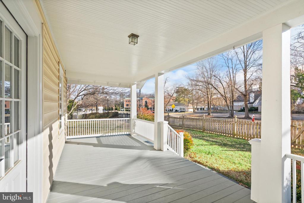 820 LOCUST STREET