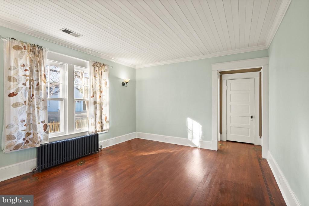 820 LOCUST STREET