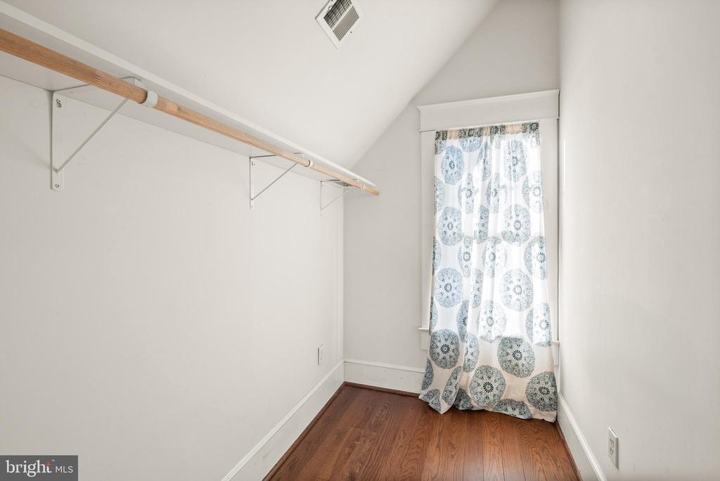820 LOCUST STREET