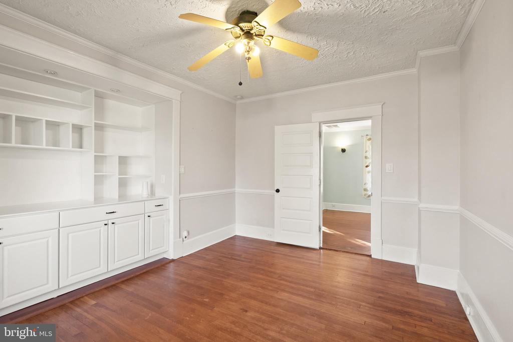 820 LOCUST STREET