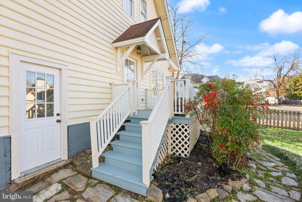 820 LOCUST STREET