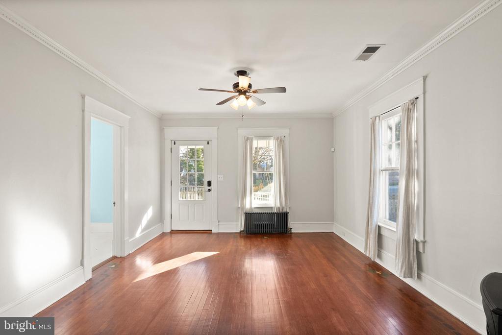820 LOCUST STREET