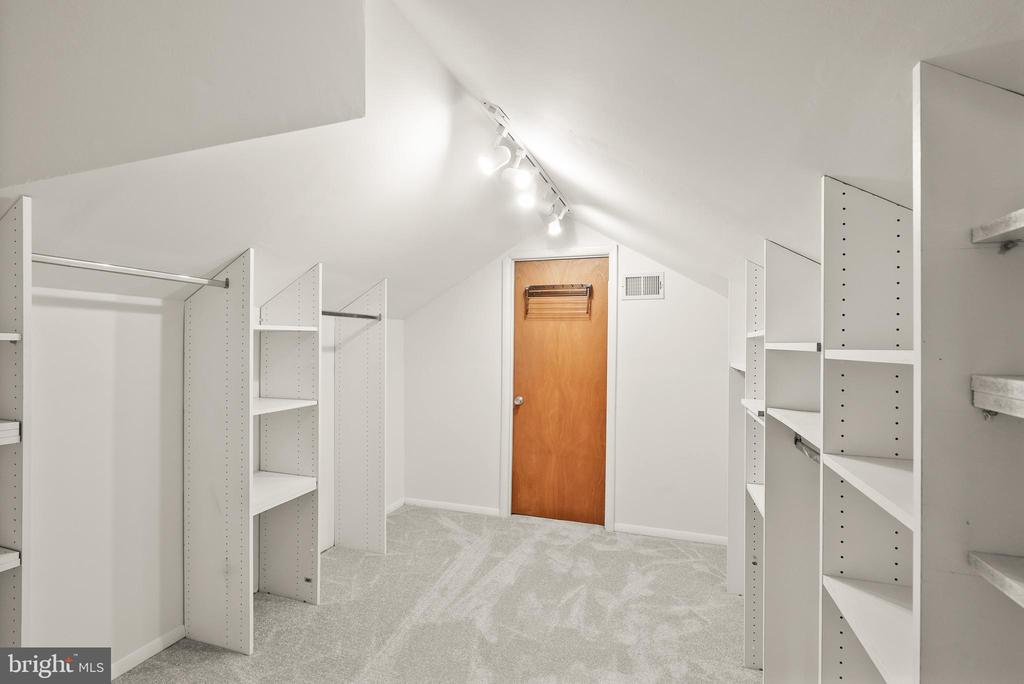 820 LOCUST STREET
