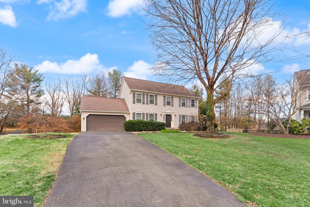 11212 BRADBURY LANE