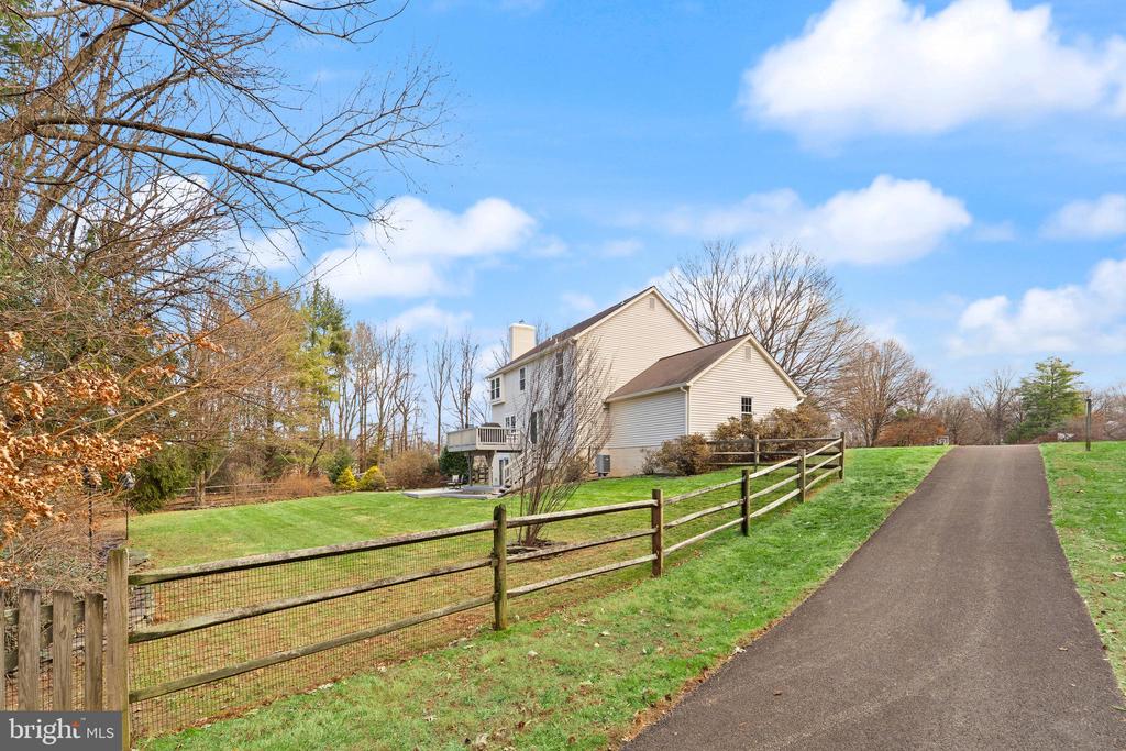 11212 BRADBURY LANE