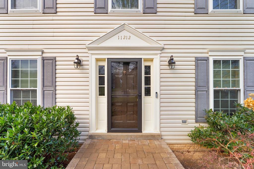 11212 BRADBURY LANE