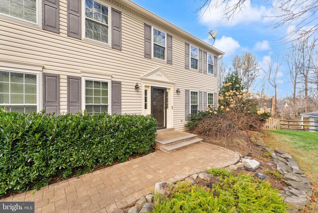 11212 BRADBURY LANE