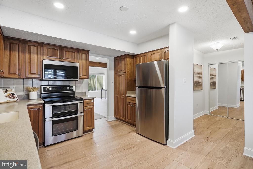 2316 GLADE BANK WAY