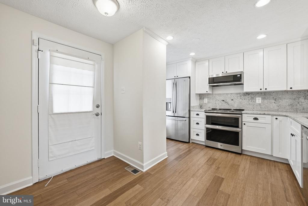 1669 POPLAR GROVE DRIVE