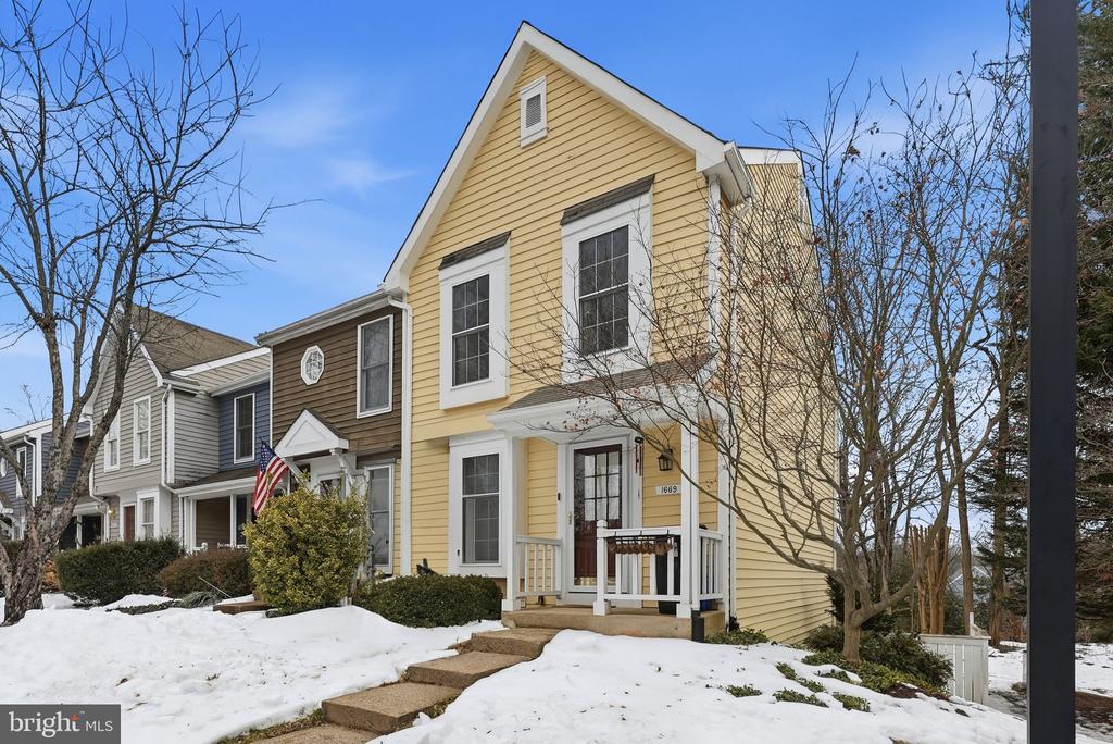 1669 POPLAR GROVE DRIVE