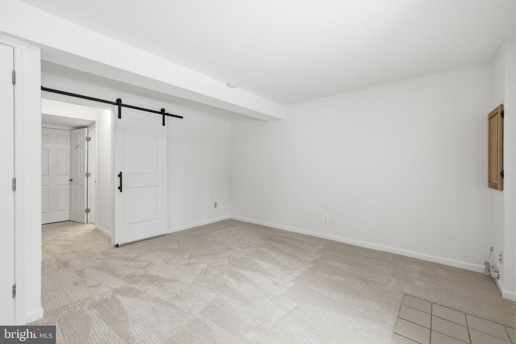 1669 POPLAR GROVE DRIVE