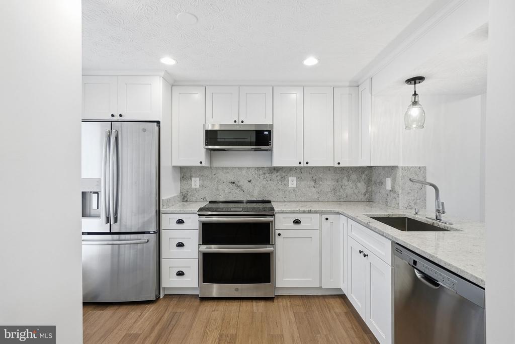 1669 POPLAR GROVE DRIVE