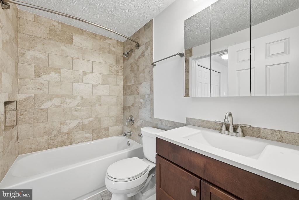 1669 POPLAR GROVE DRIVE