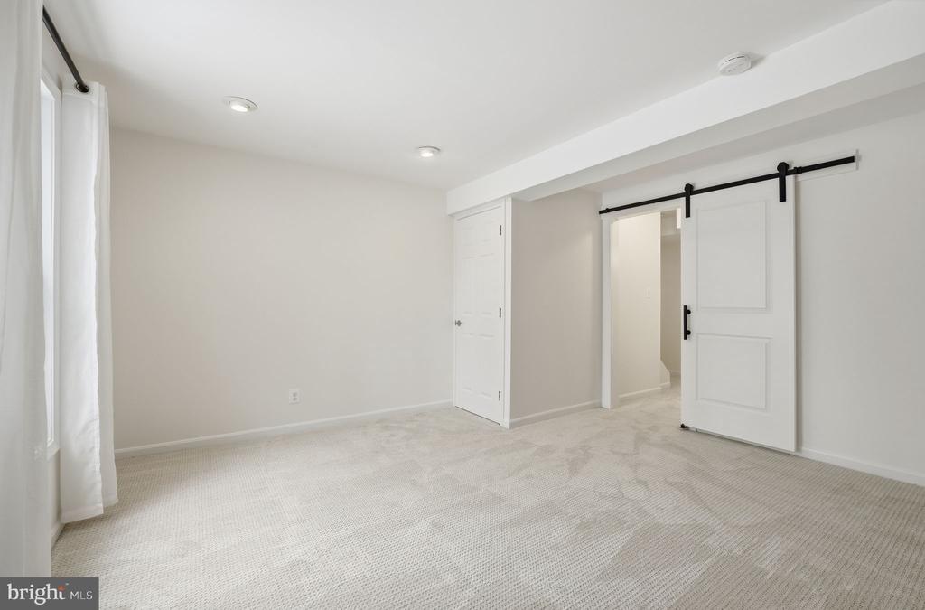 1669 POPLAR GROVE DRIVE