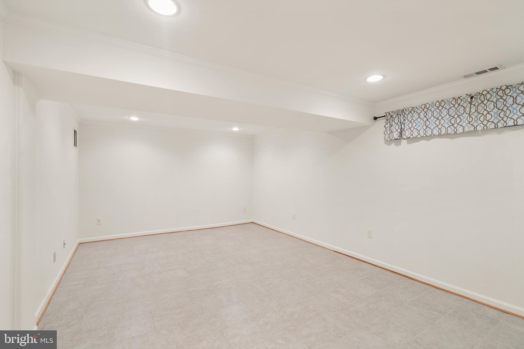 1838 GOLF VIEW COURT