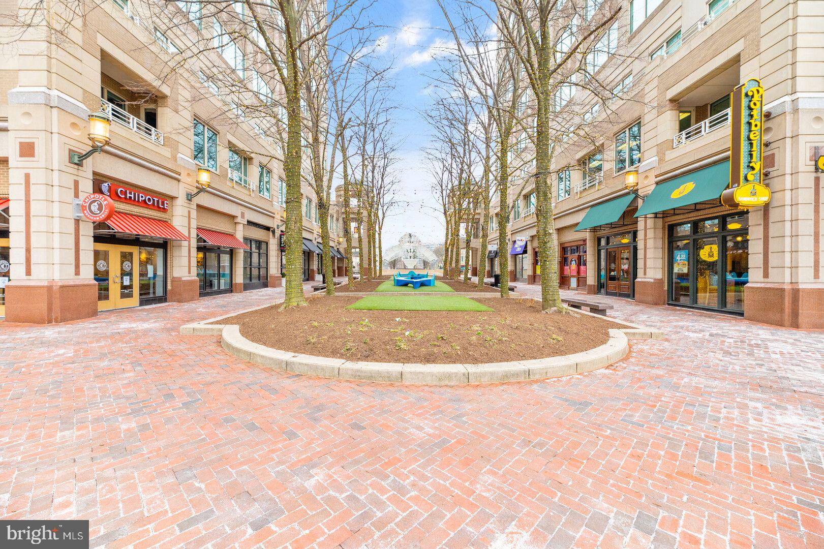 1838 GOLF VIEW COURT