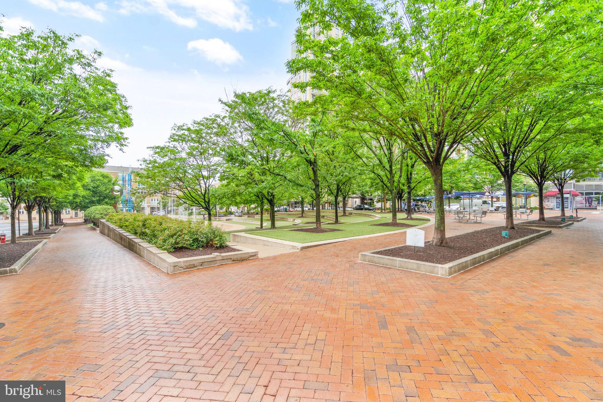 1838 GOLF VIEW COURT