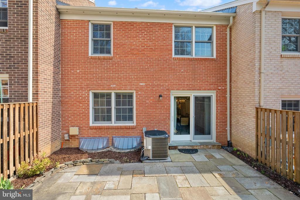 1838 GOLF VIEW COURT