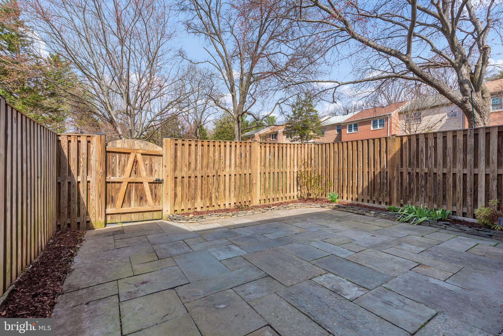 1838 GOLF VIEW COURT