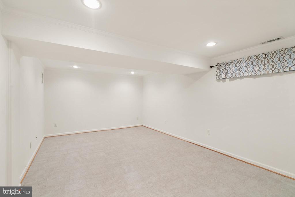 1838 GOLF VIEW COURT