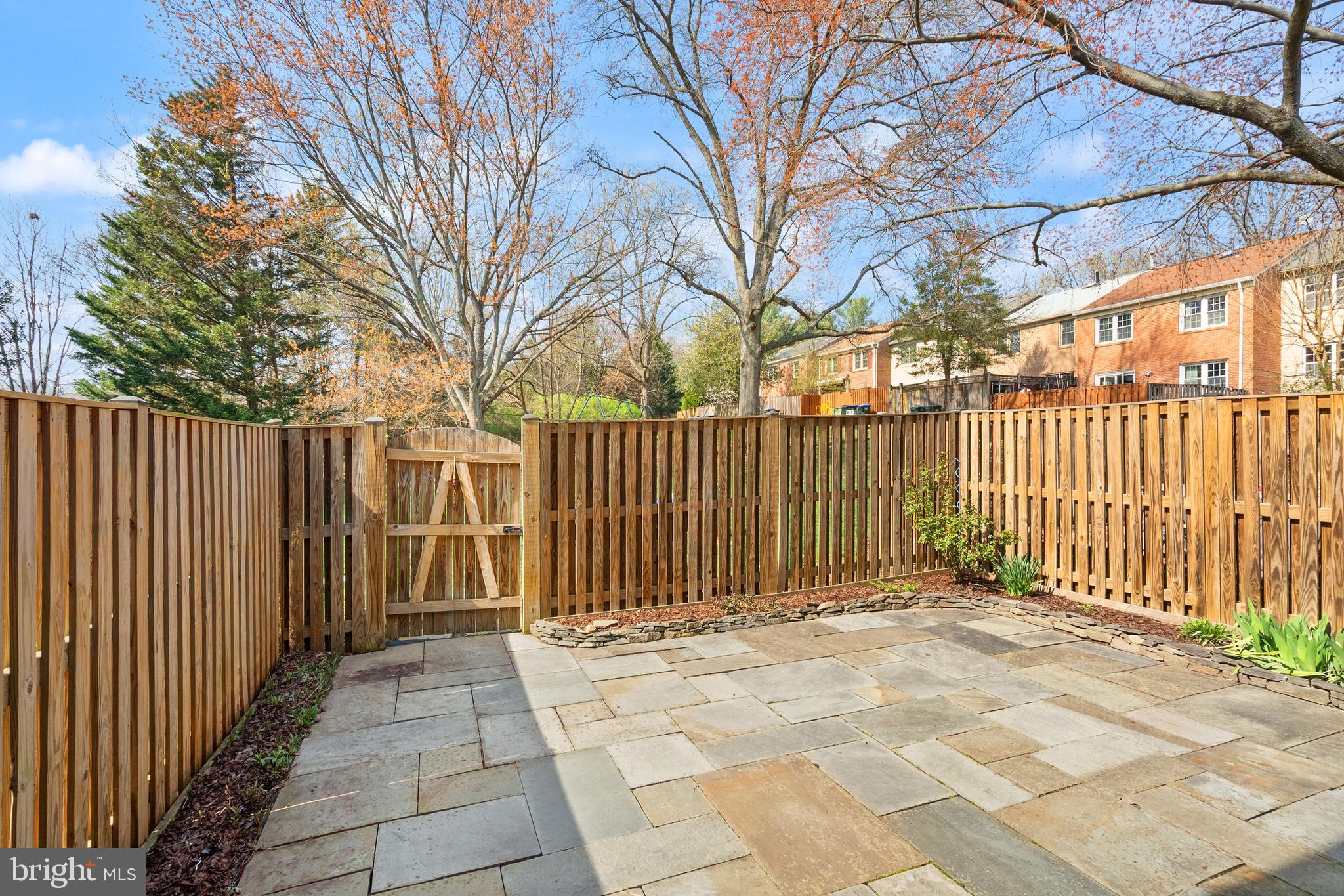 1838 GOLF VIEW COURT