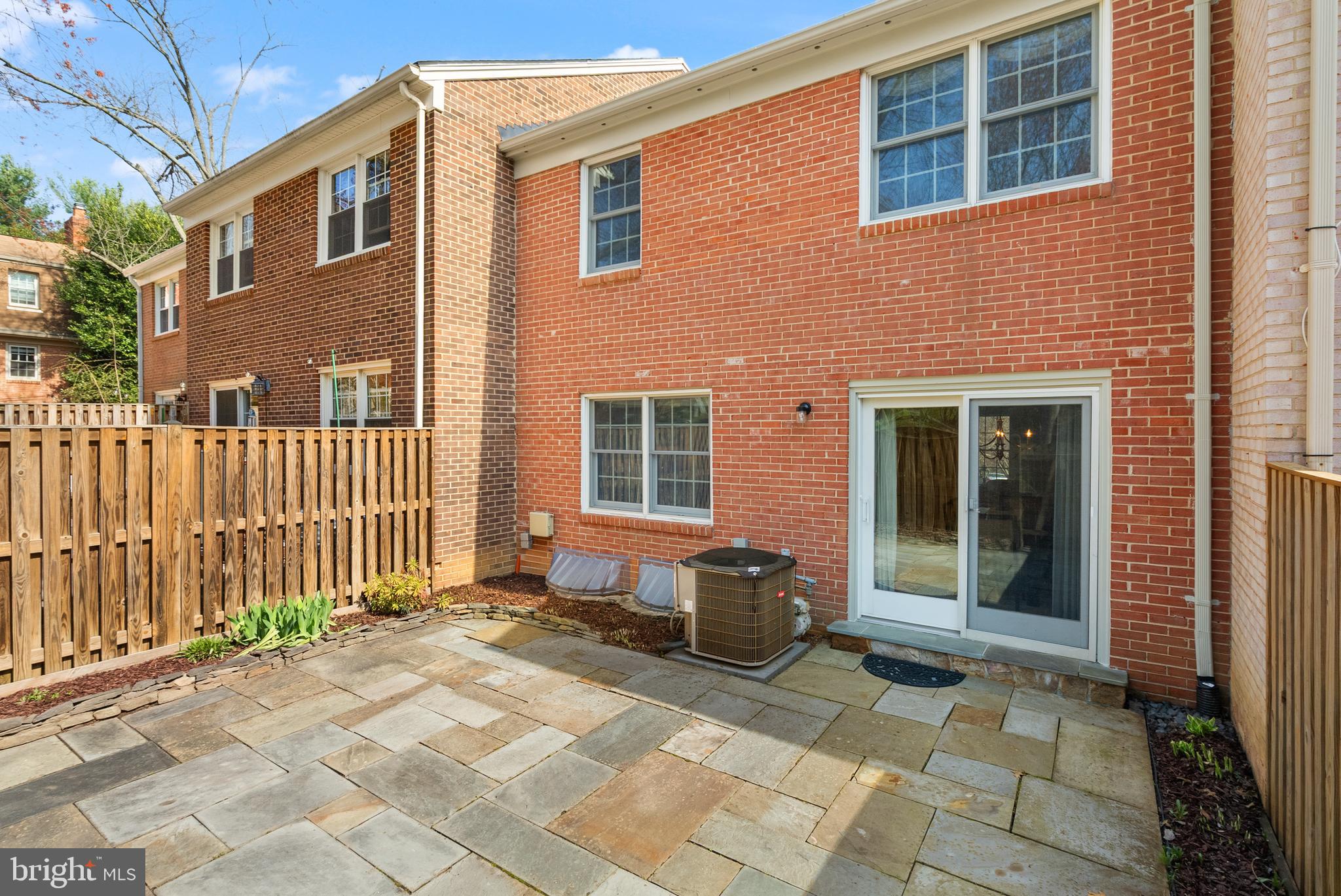 1838 GOLF VIEW COURT