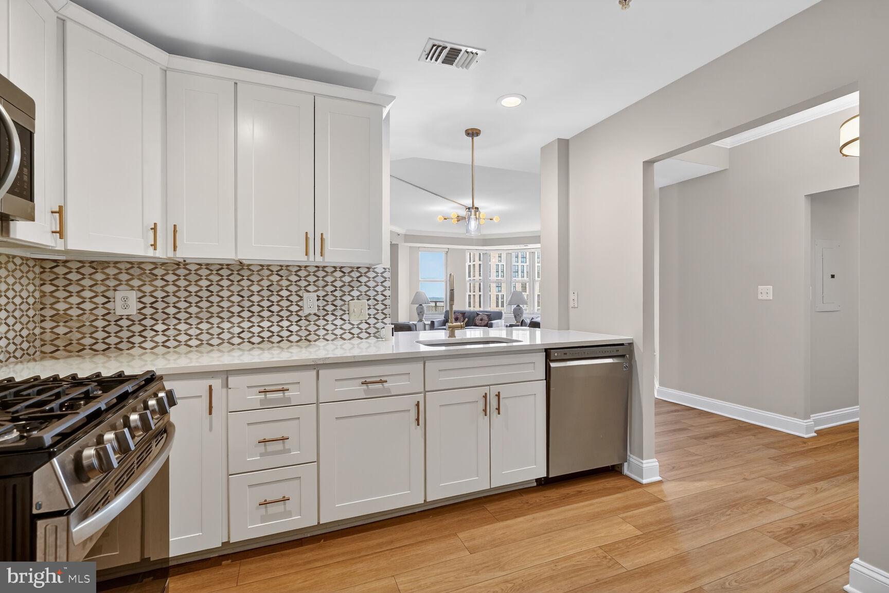 11776 STRATFORD HOUSE PLACE 1008