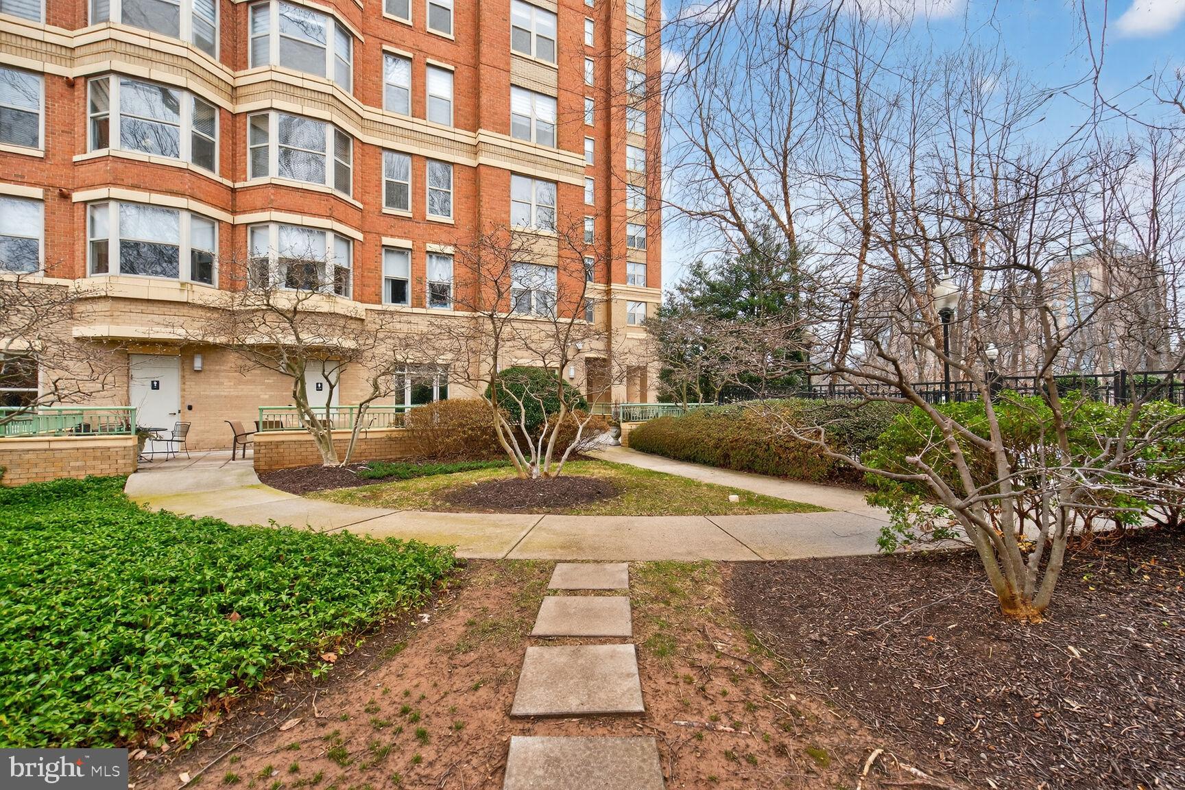 11776 STRATFORD HOUSE PLACE 1008