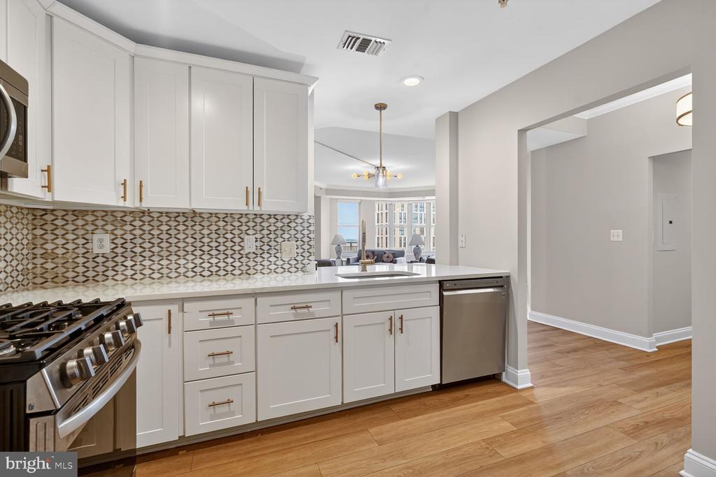 11776 STRATFORD HOUSE PLACE 1008
