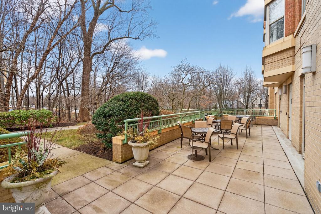11776 STRATFORD HOUSE PLACE 1008