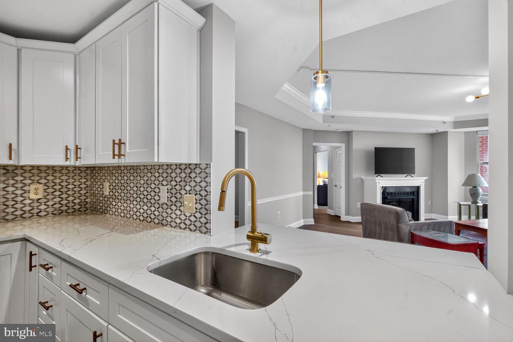 11776 STRATFORD HOUSE PLACE 1008