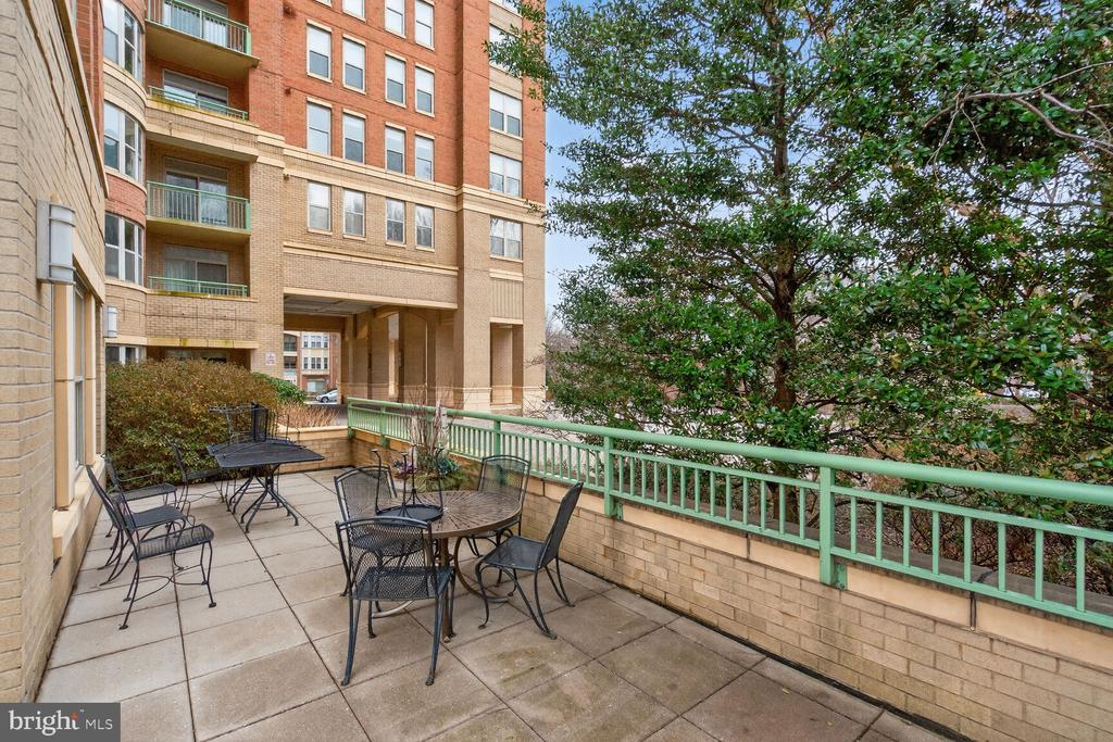 11776 STRATFORD HOUSE PLACE 1008