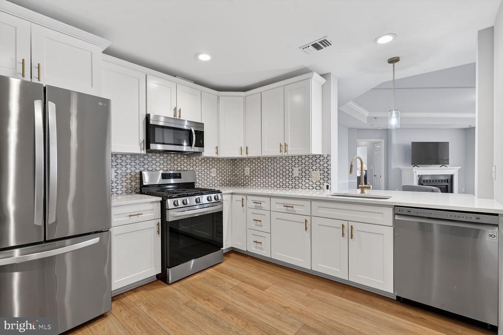 11776 STRATFORD HOUSE PLACE 1008