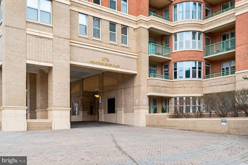 11776 STRATFORD HOUSE PLACE 1008