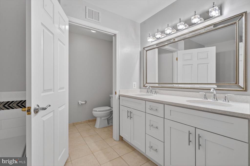 11776 STRATFORD HOUSE PLACE 1008