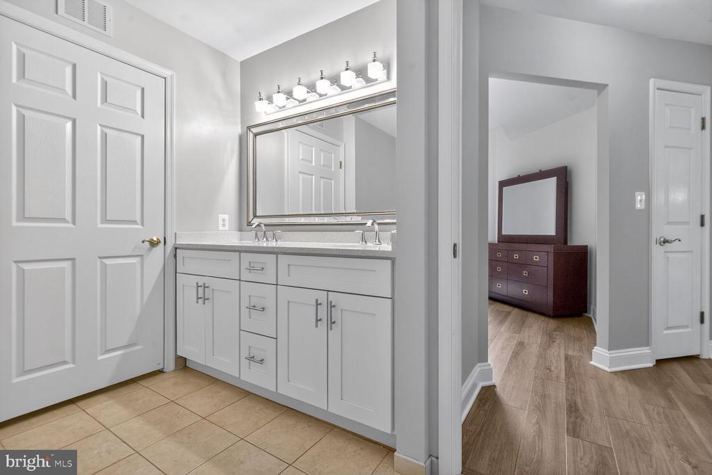 11776 STRATFORD HOUSE PLACE 1008