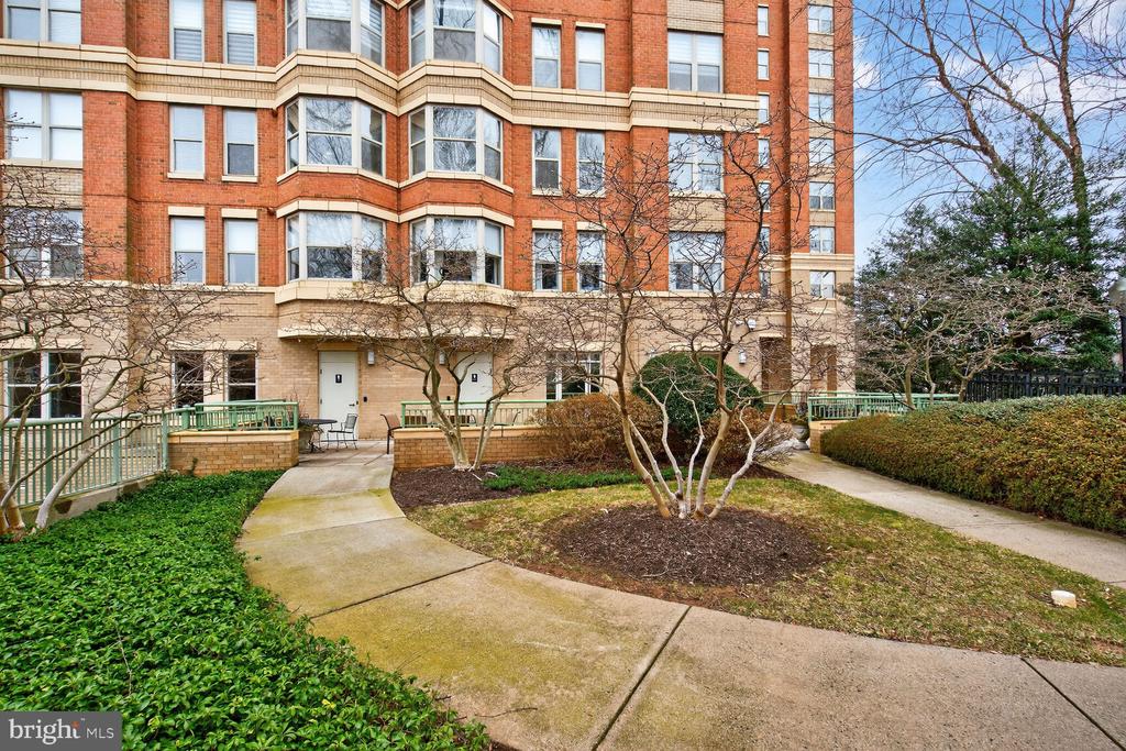 11776 STRATFORD HOUSE PLACE 1008