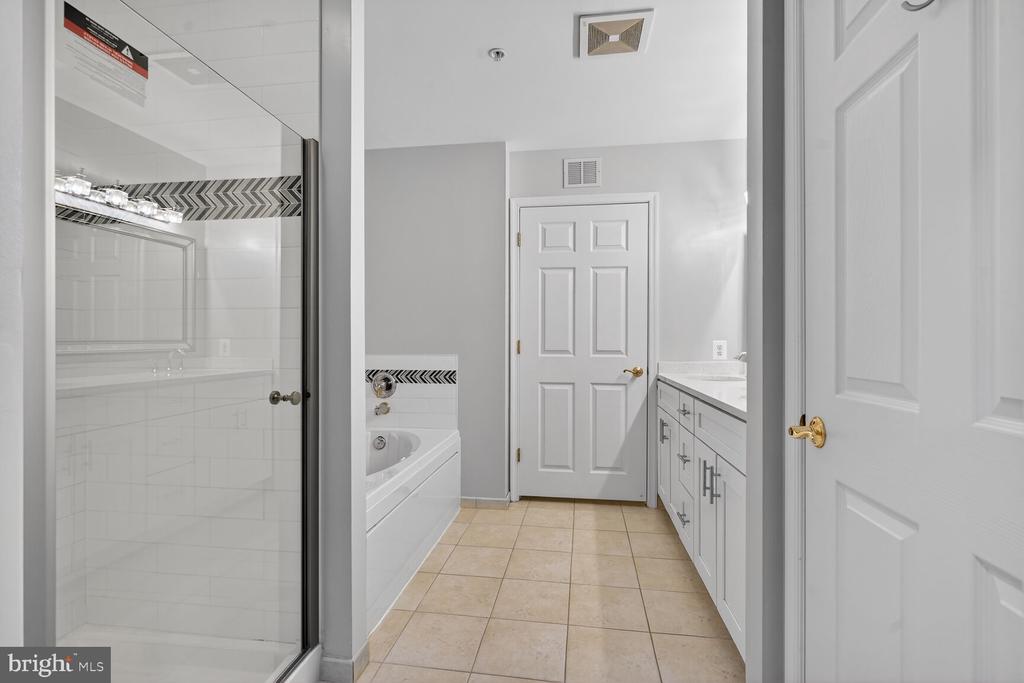 11776 STRATFORD HOUSE PLACE 1008