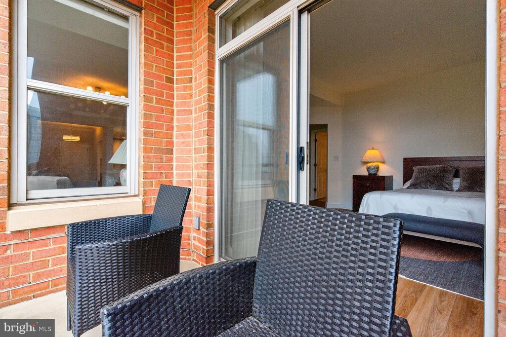 11776 STRATFORD HOUSE PLACE 1008