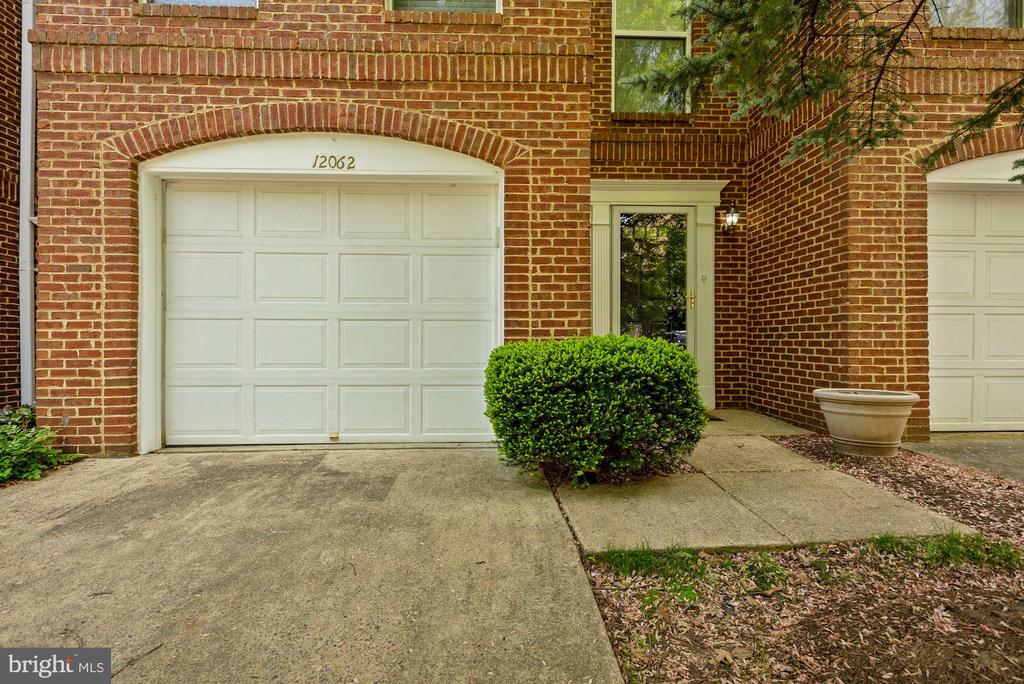 12062 EDGEMERE CIRCLE