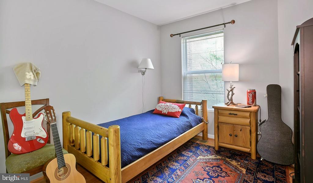 12062 EDGEMERE CIRCLE