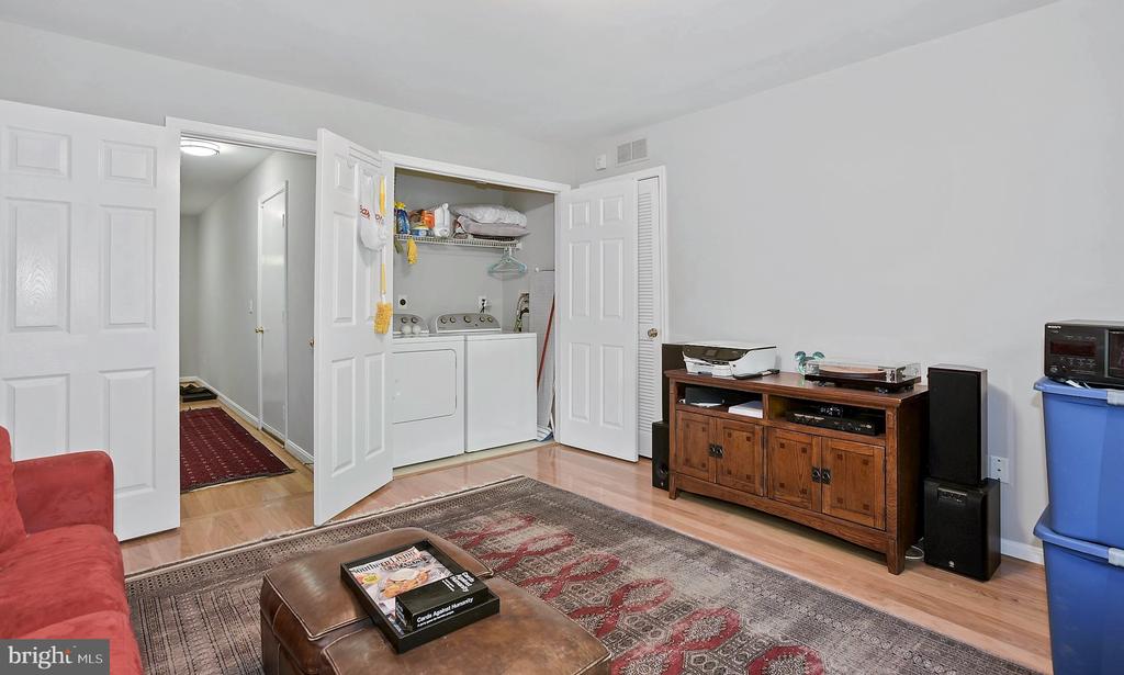 12062 EDGEMERE CIRCLE